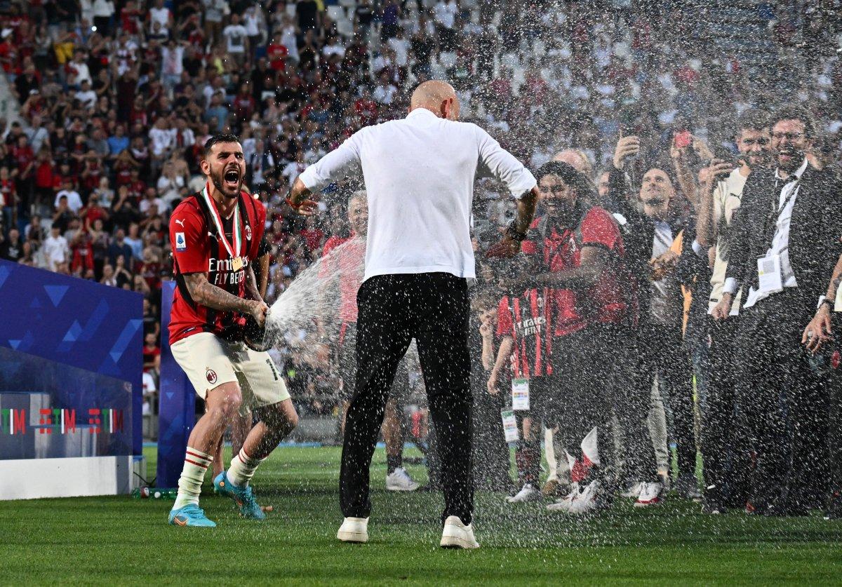 İtalya Serie A'da Milan, 11 yıl sonra şampiyon