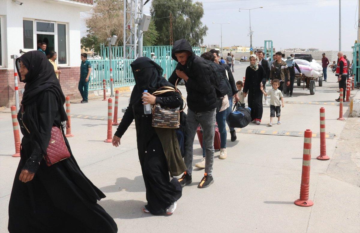 Suriyelilerin ülkelerine gönüllü geri dönüşleri sürüyor