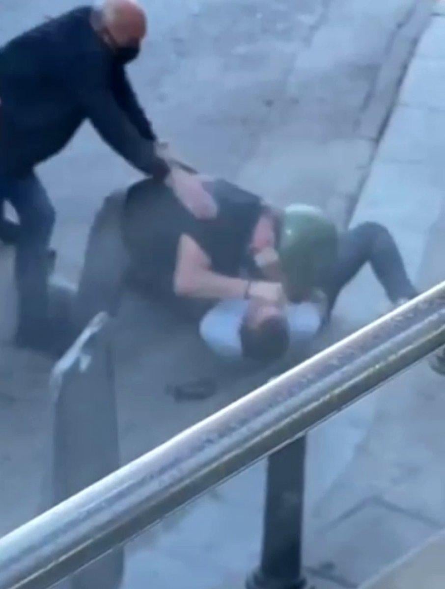 Fatih'te İETT şoförü ile moto kuryenin kavgası