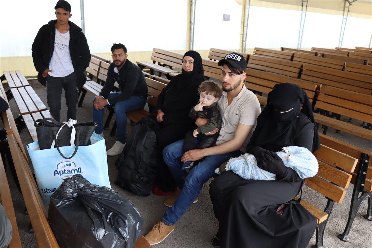 Suriyelilerin ülkelerine gönüllü geri dönüşleri sürüyor
