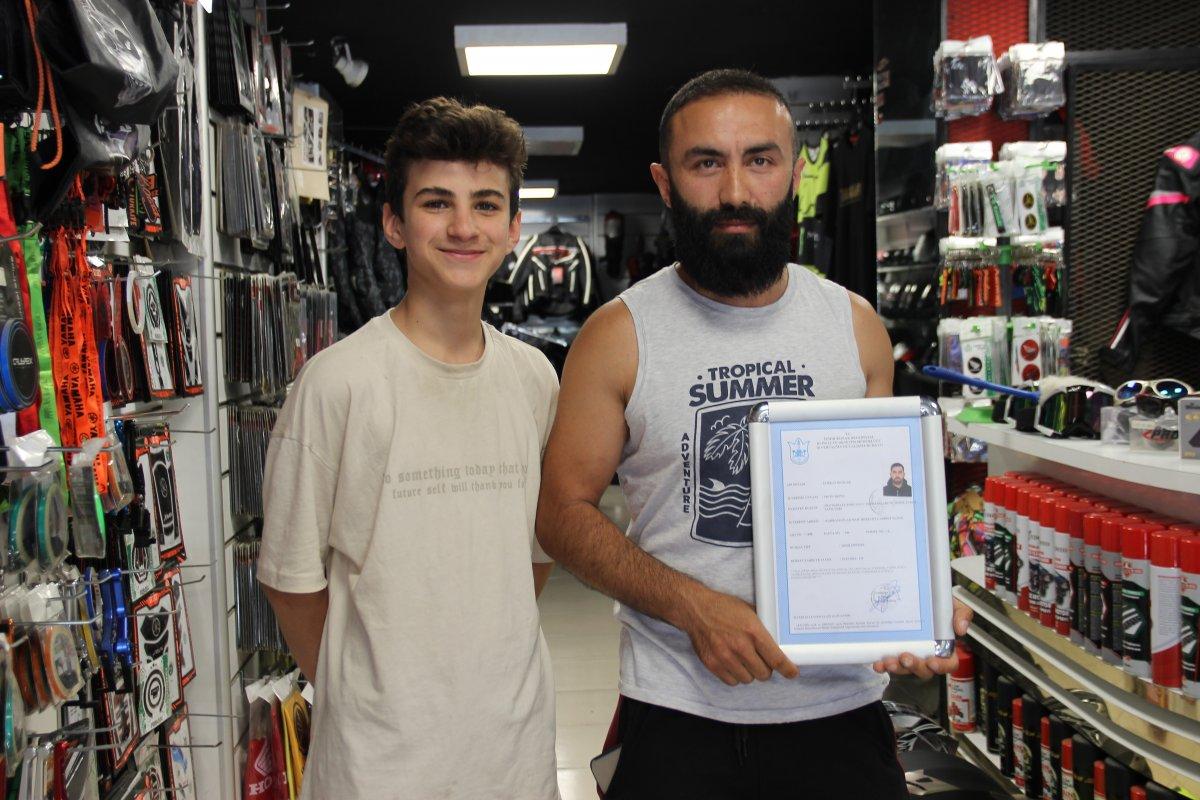 İzmir'de rüşvet istediği ileri sürülen belediye görevlisine ev hapsi verildi