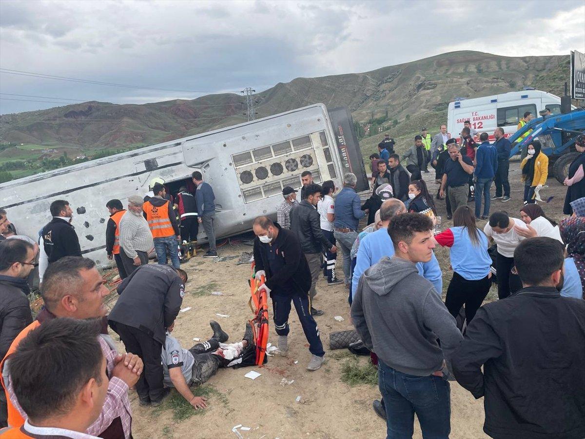 Çankırı'da işçi servisi devrildi: Yaralılar var