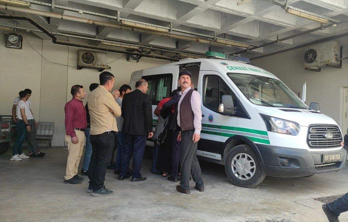 Siirt'te 2 yaşındaki çocuk minibüsün altında kaldı