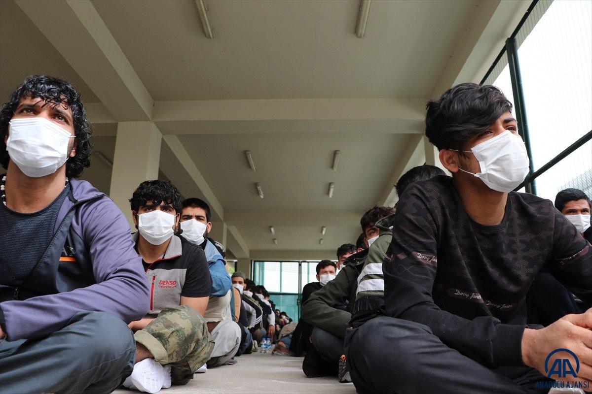 414 kaçak göçmen, Erzurum'dan Afganistan'a gönderildi