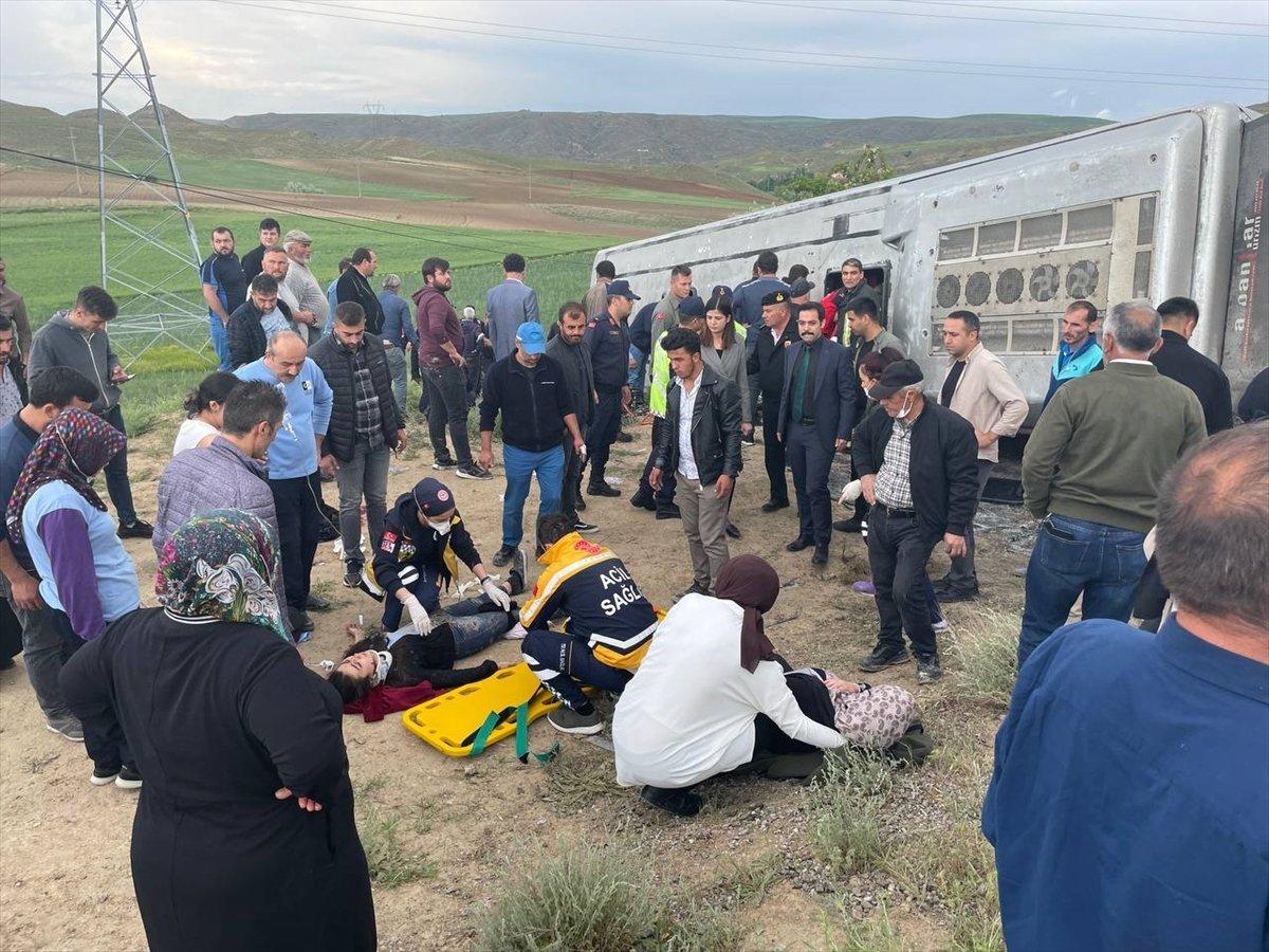 Çankırı'da işçi servisi devrildi: Yaralılar var