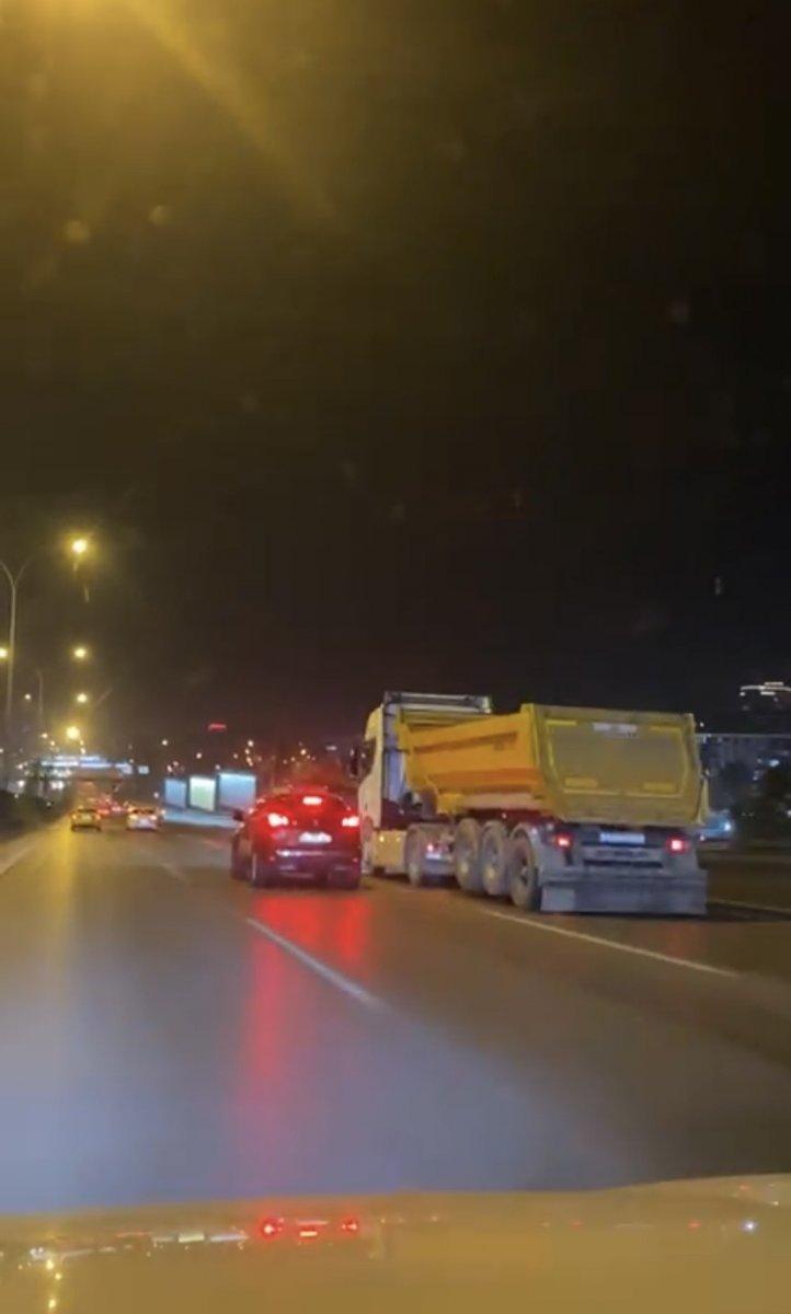 Maltepe'deki hafriyat kamyonunun makas attığı anlar