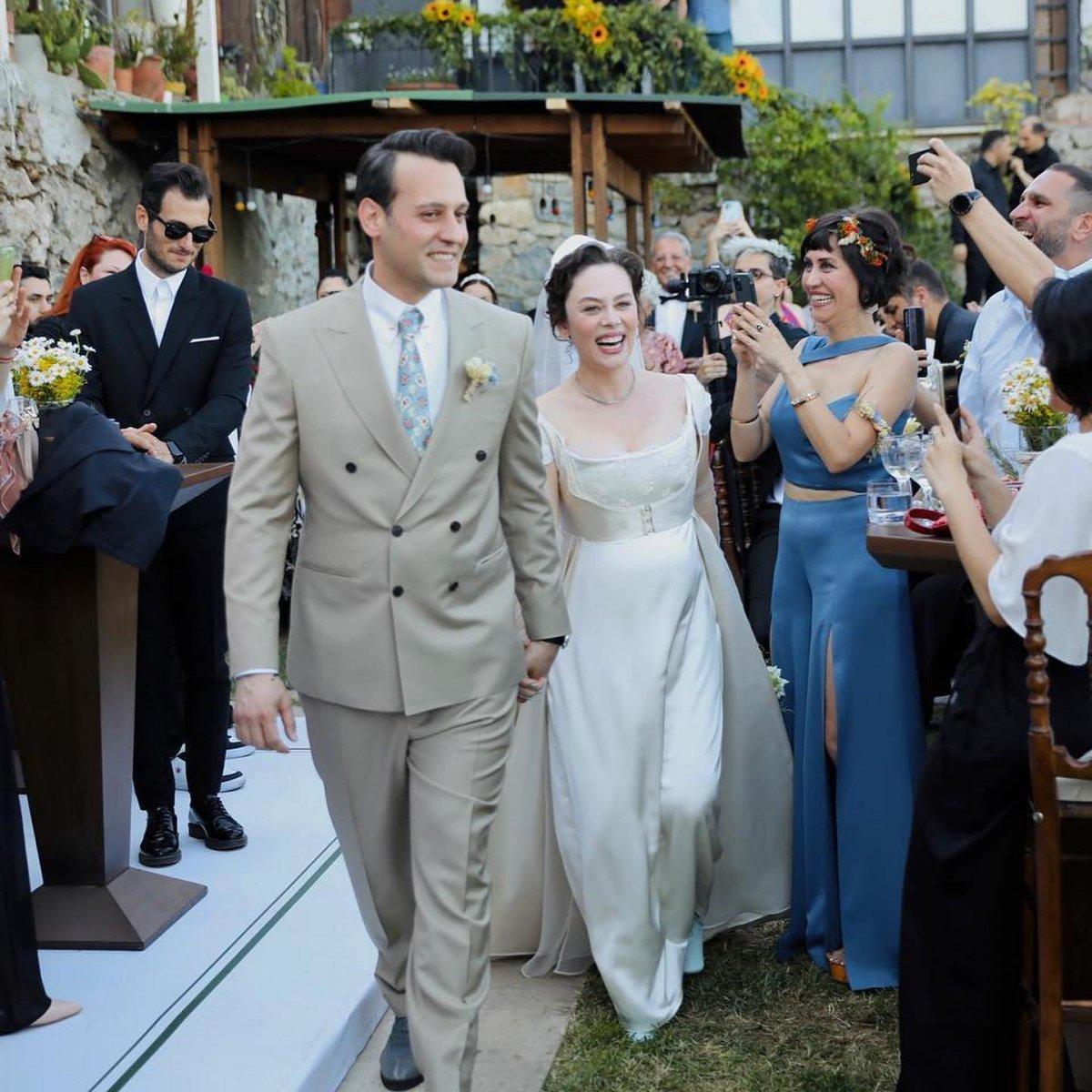 Demet Evgar'ın düğünü Emirgan'ı kızdırdı