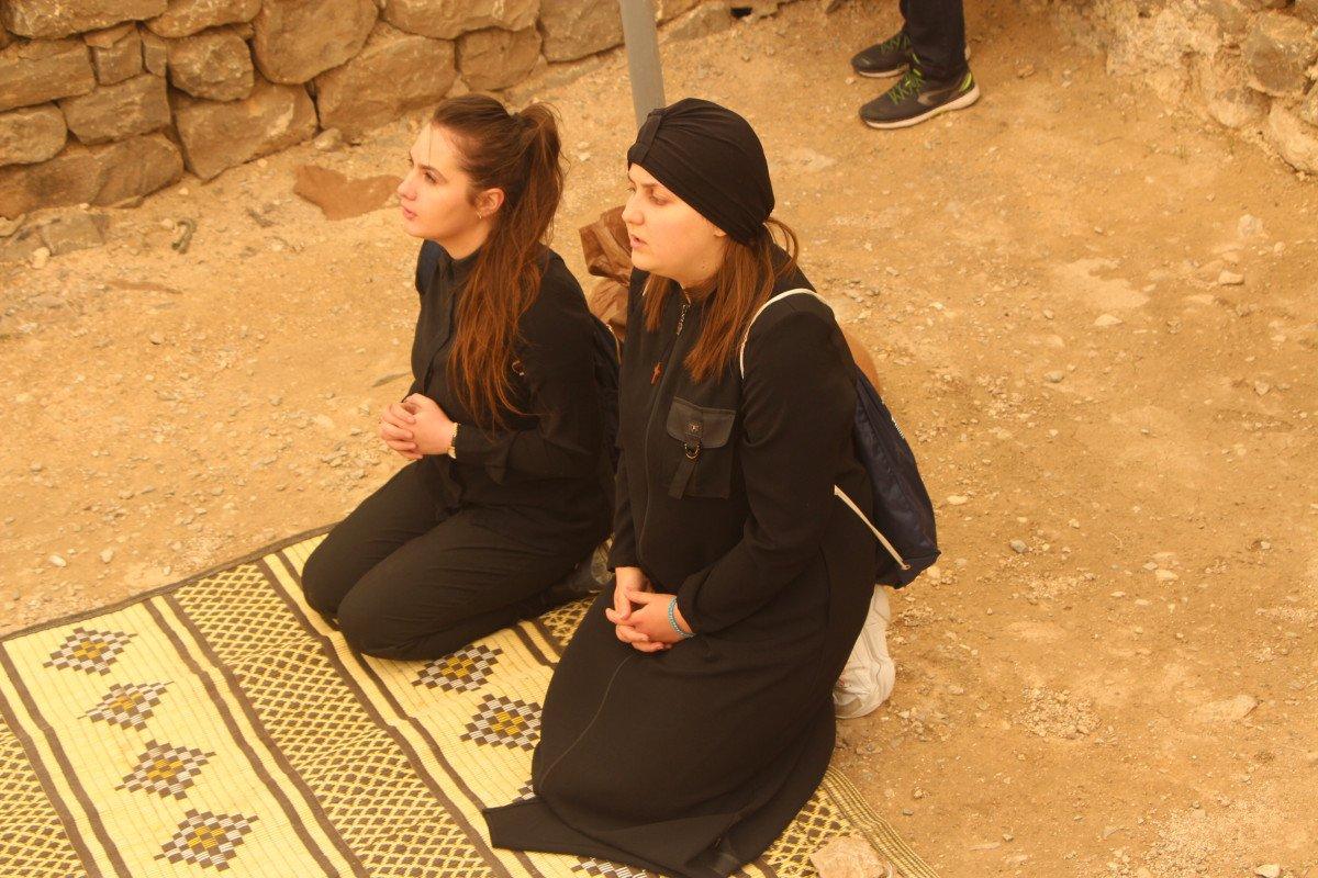 Müslüman ve Hristiyan öğrenciler, Sefine bölgesinde birlikte dua etti