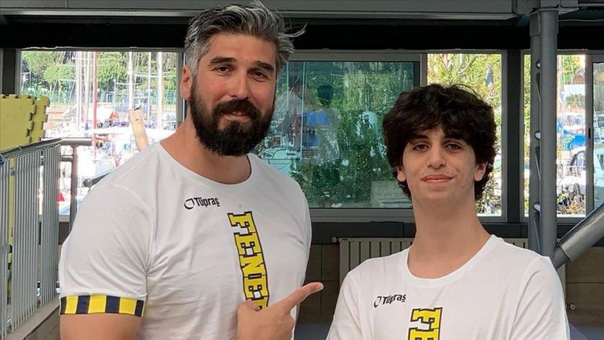 Fenerbahçeli genç yüzücüden 34 yıl sonra Türkiye rekoru