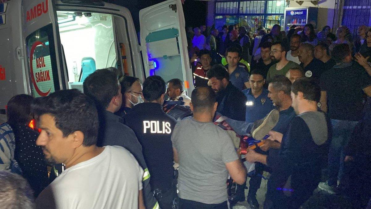 Kocaeli'de freni boşalan kamyon kamelyaya çarptı: Yaralılar var