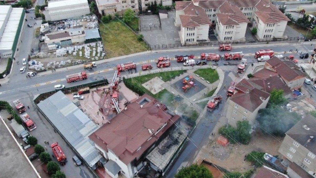 Sultanbeyli'de mobilya fabrikasında yangın