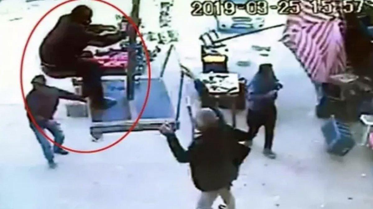 'Şemsiye ile uçan adam' uzay yolculuğuna gitmek istiyor