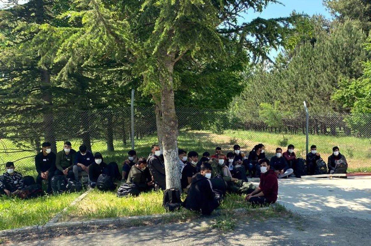 Kırklareli'nde, Bulgaristan'da darbedilip geri itilen 27 kaçak göçmen yakalandı