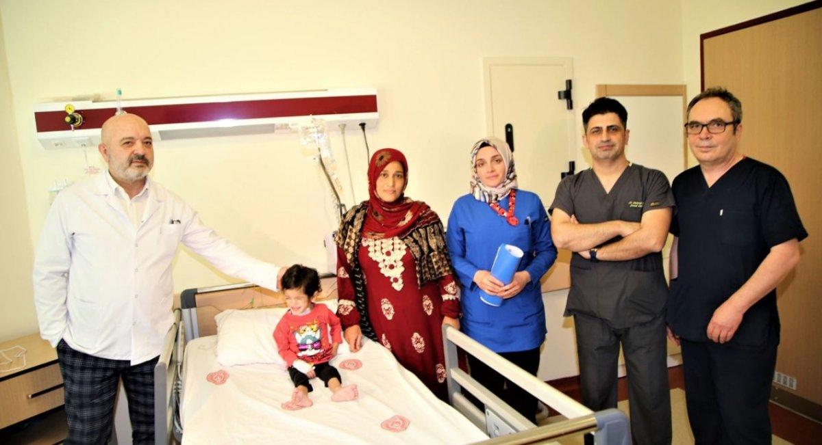 Şanlıurfa'da asit içen çocuğa, bağırsak parçası ile yemek borusu yapıldı