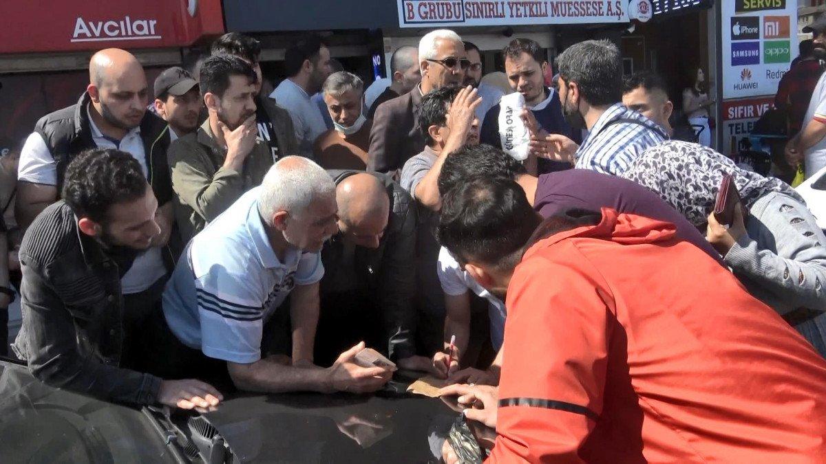 Göçmenler, Avrupa'da iş fırsatı sunan ofiste yoğunluk oluşturdu