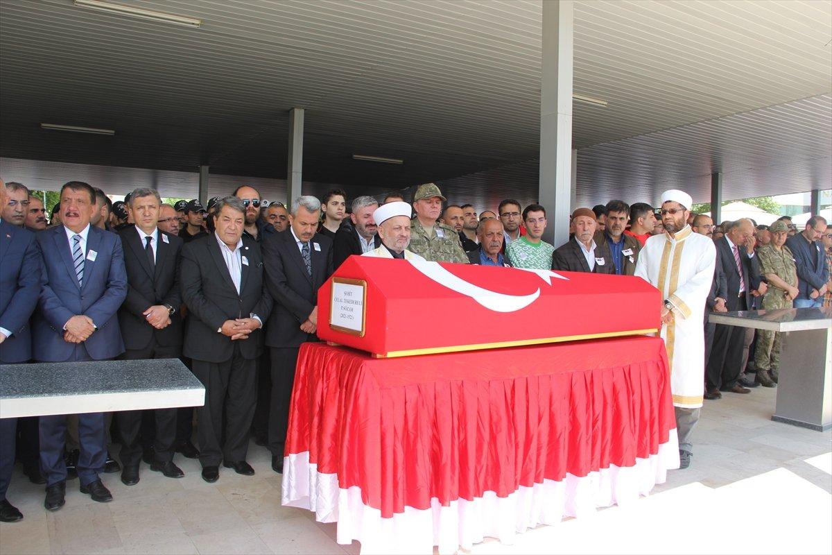 Pençe- Kilit Operasyonu'nda şehit düşen Mehmetçikler son yolculuğuna uğurlanıyor