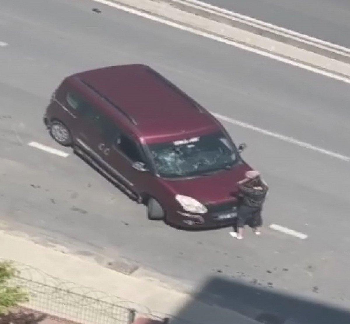 Beylikdüzü'nde kaza yaptı, ortalığı birbirine kattı