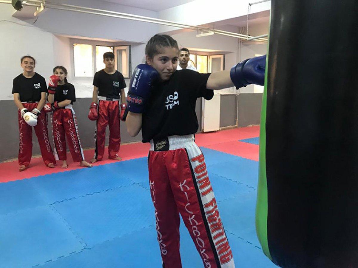 Diyarbakırlı gençler, tarla ve çobanlıktan kick boksta dünya kupasına uzandı