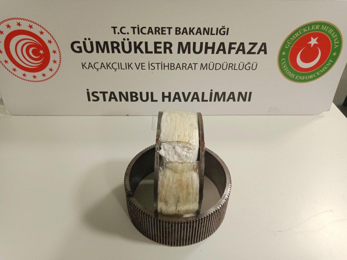 İstanbul Havalimanı'nda uyuşturucu operasyonu: 58 kilo kokain ele geçirildi