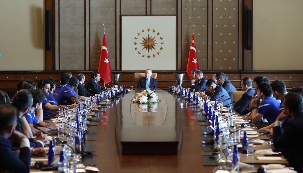 Cumhurbaşkanı Erdoğan, Anadolu Efes'i kabul etti