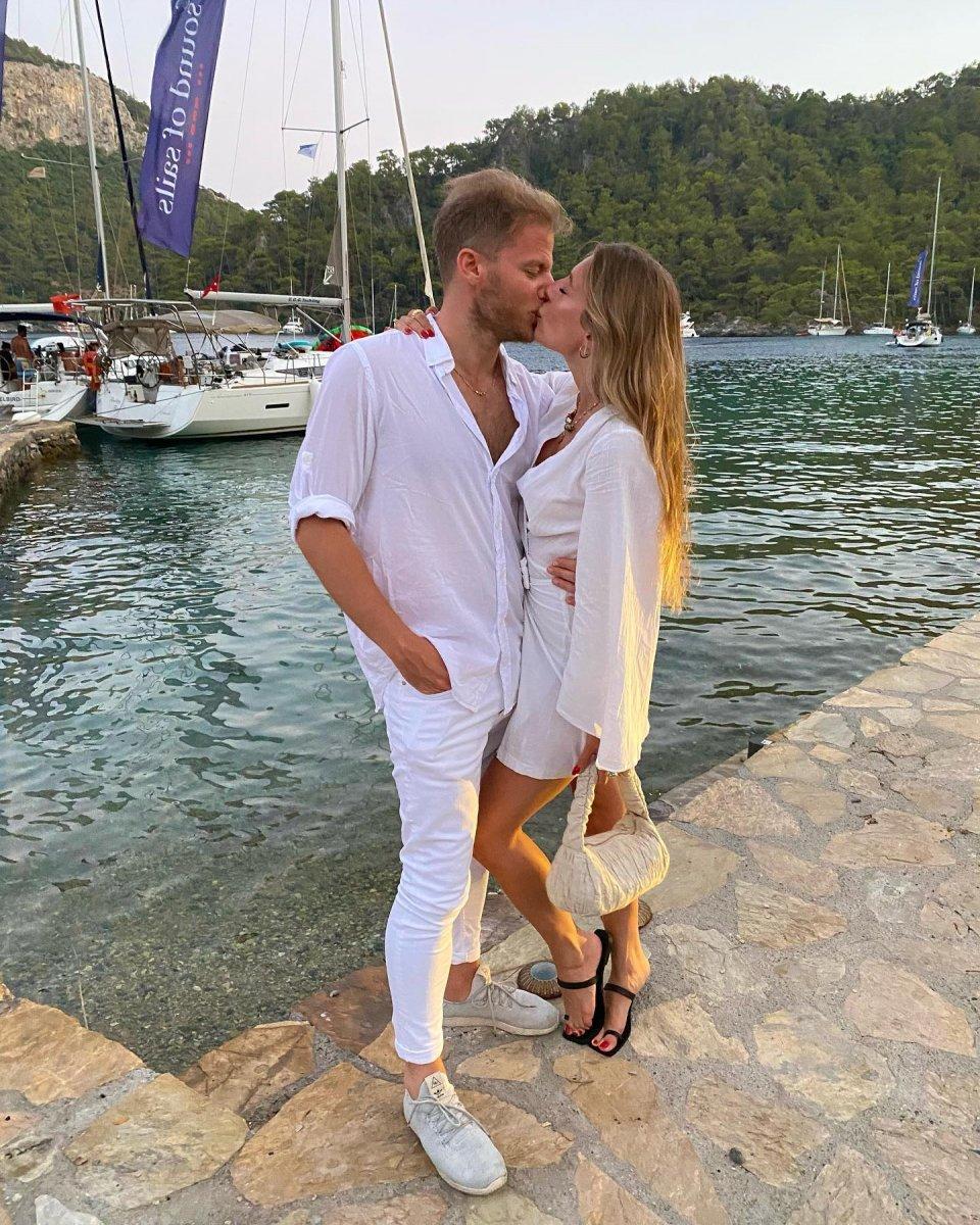 Ege Kökenli'den erkeği elde etmenin yolu