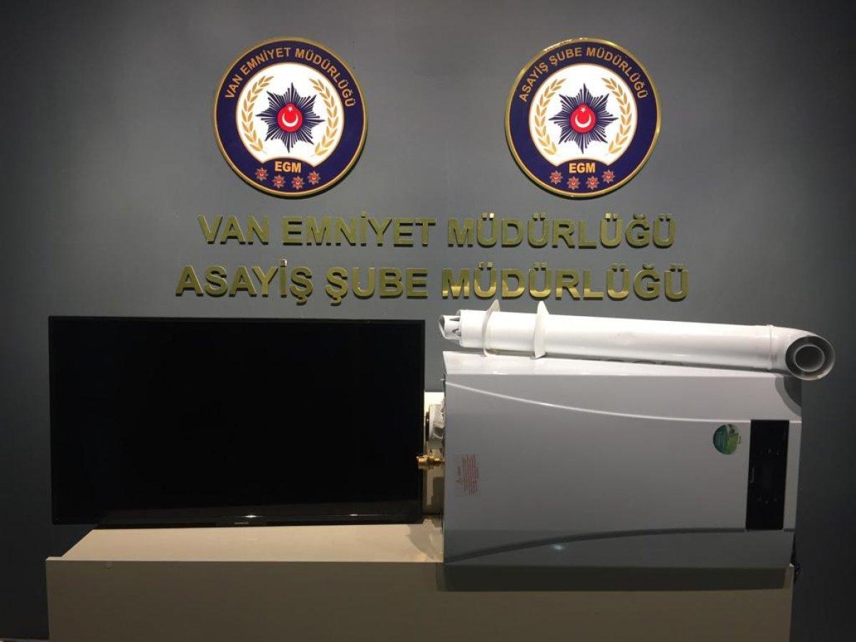 Van'da kültür merkezinden eşya çalan hırsızlar yakalandı