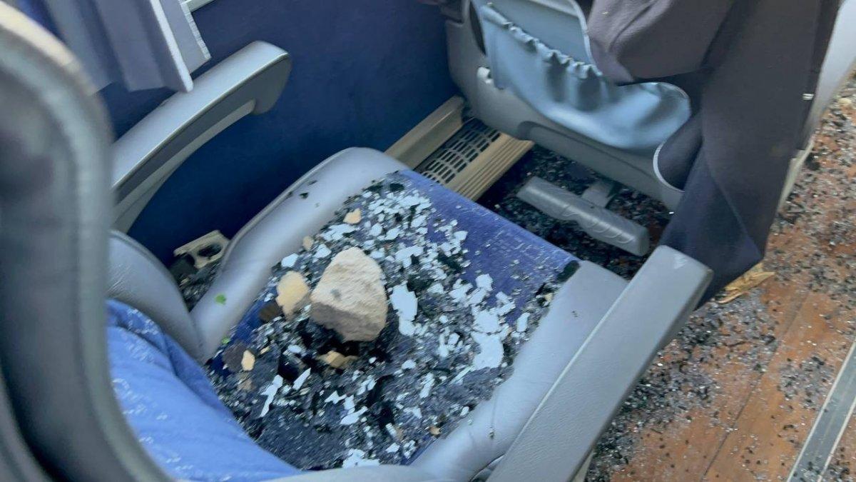 Sakarya'da taraftar kavgası: Otobüs paramparça oldu