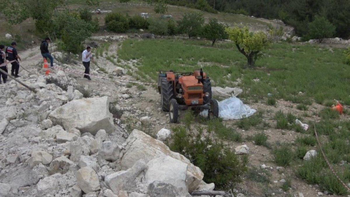 Denizli'de geri kaçan traktörden düşen sürücü vefat etti