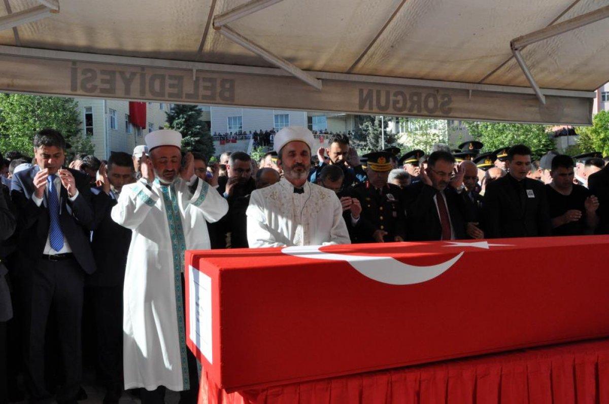 Pençe-Kilit operasyonu şehidi toprağa verildi