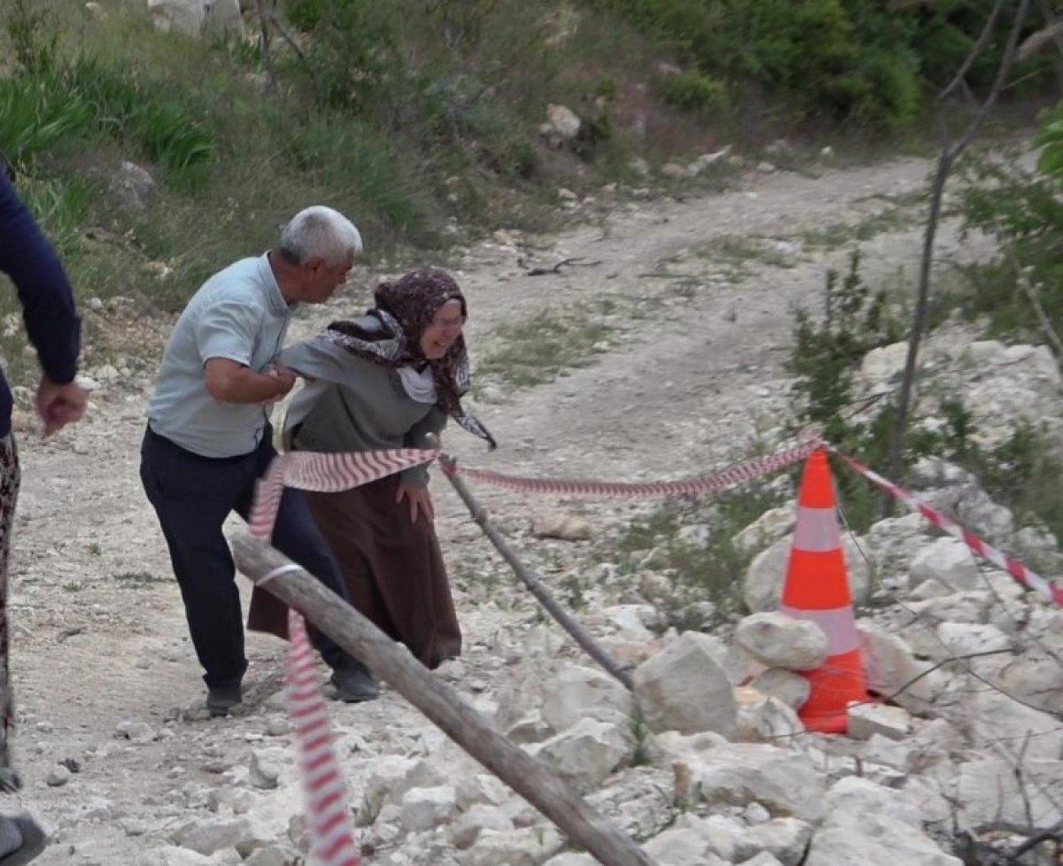 Denizli'de geri kaçan traktörden düşen sürücü vefat etti