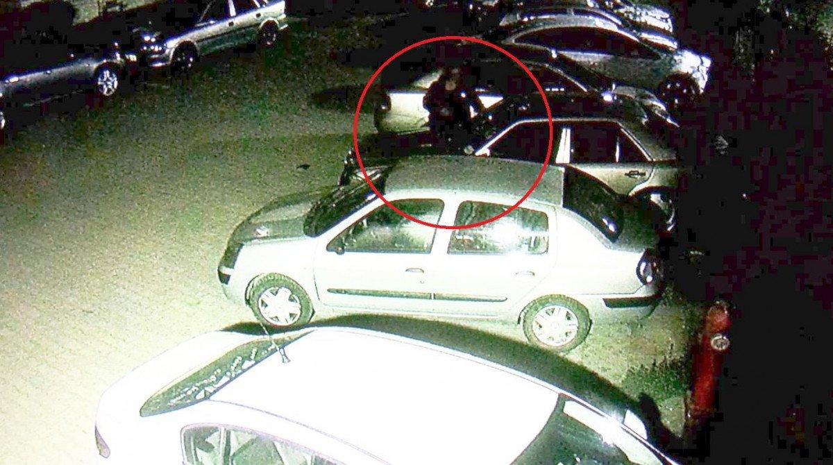 Ankara'da bakıcı kadından, patronunun otomobiline taşlı saldırı