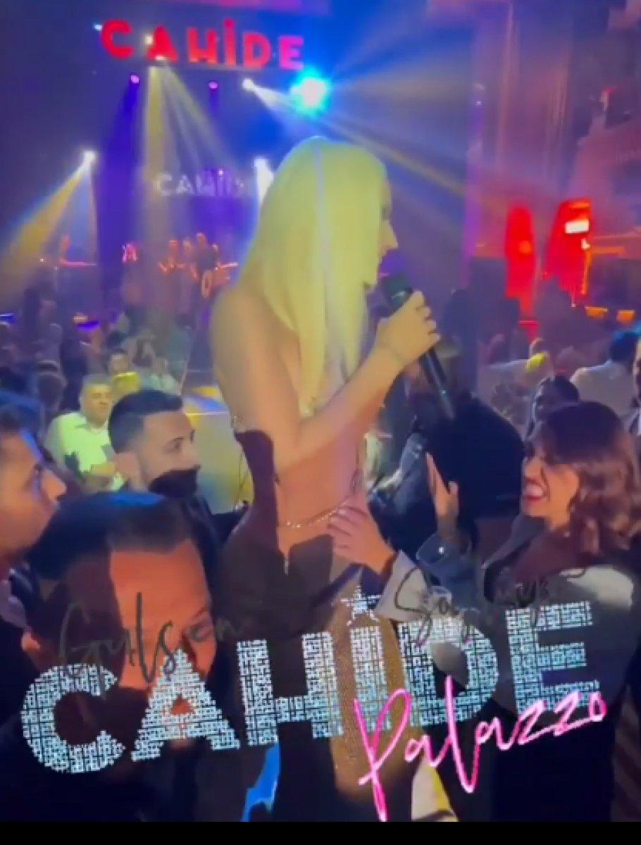 Zuhal Topal, Gülşen'in kaslarına dokundu