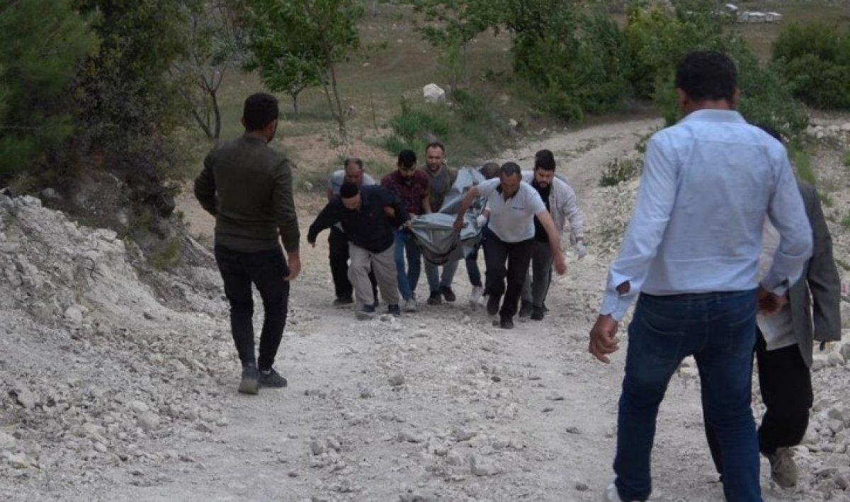 Denizli'de geri kaçan traktörden düşen sürücü vefat etti