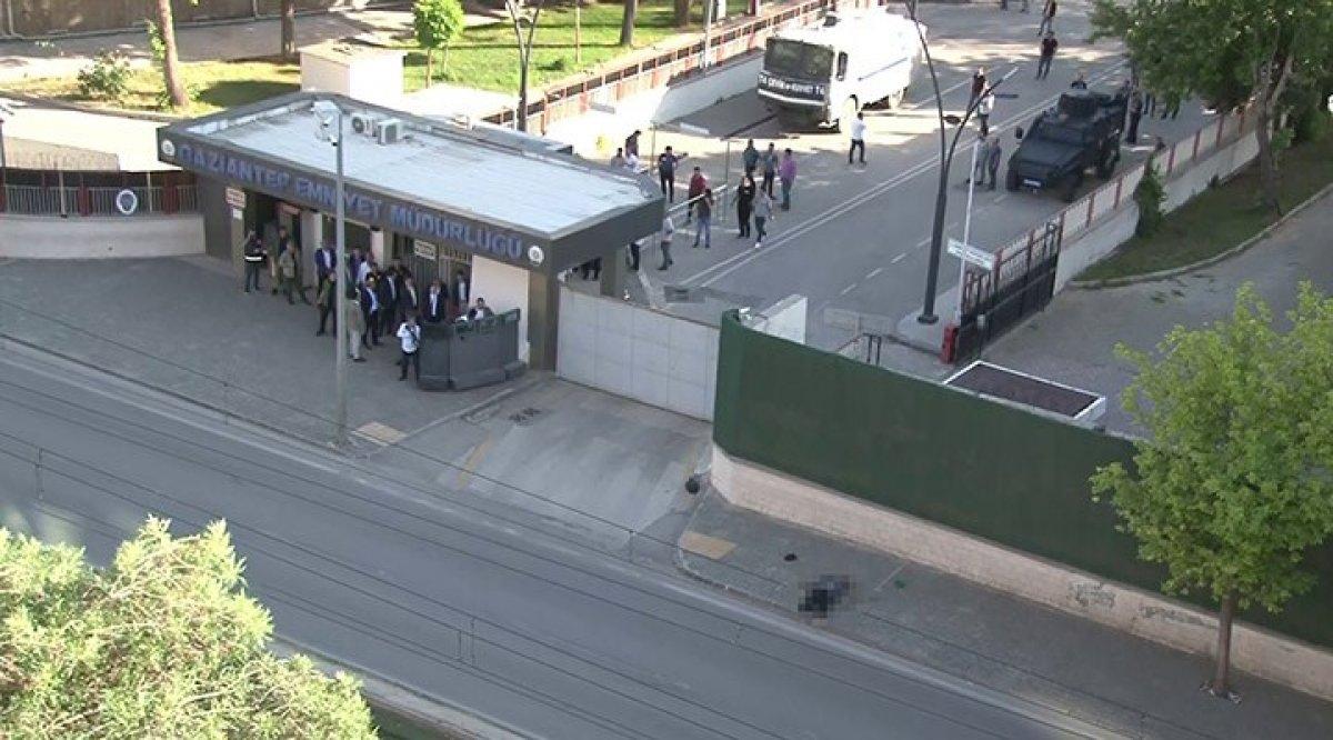 Gaziantep'te emniyete saldırmak isteyen teröristin vurulma anı