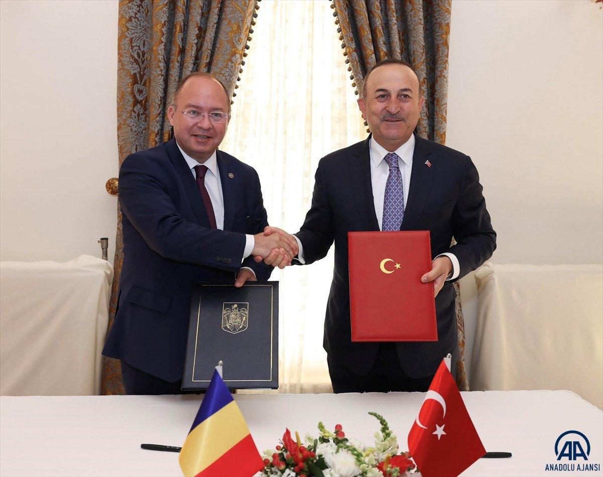 Bakan Çavuşoğlu, Romanya ve Polonyalı mevkidaşlarını ağırladı