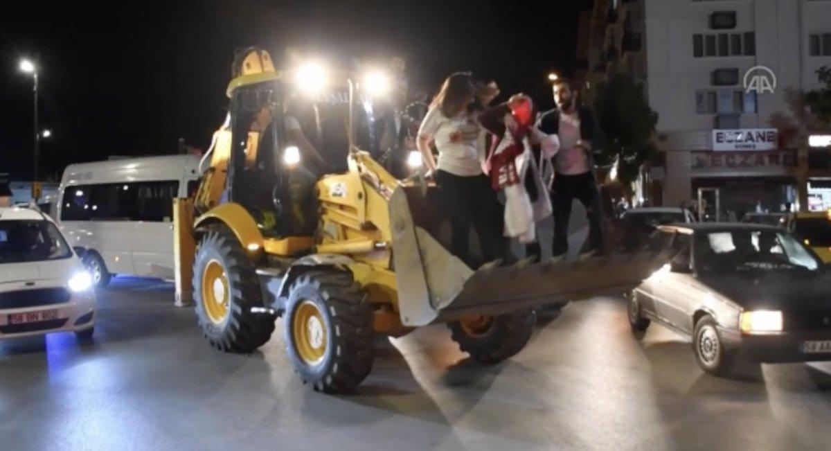 Sivassporlu taraftarların kupa sevinci