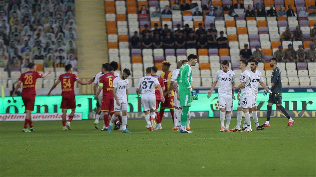 Fenerbahçe, Ertuğrul Taşkıran ve Sinan Bolat'tan birisini transfer edecek