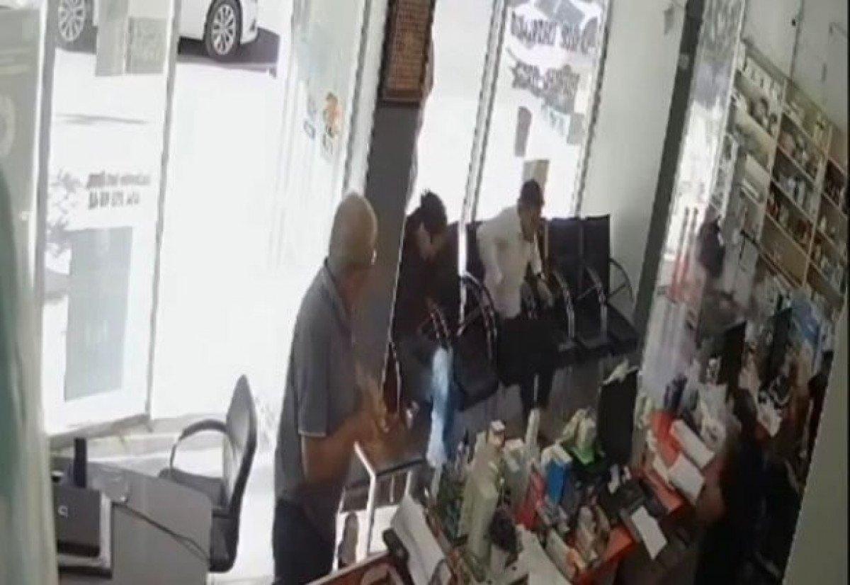 Şanlıurfa’da, eczaneye tüfekli saldırı kameraya yansıdı