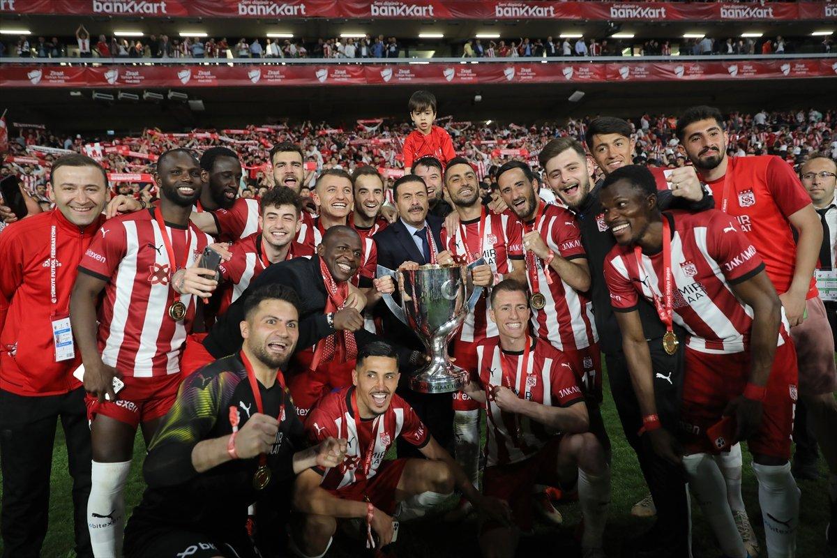 Sivassporlu futbolcular: Kupa halkımıza armağan olsun