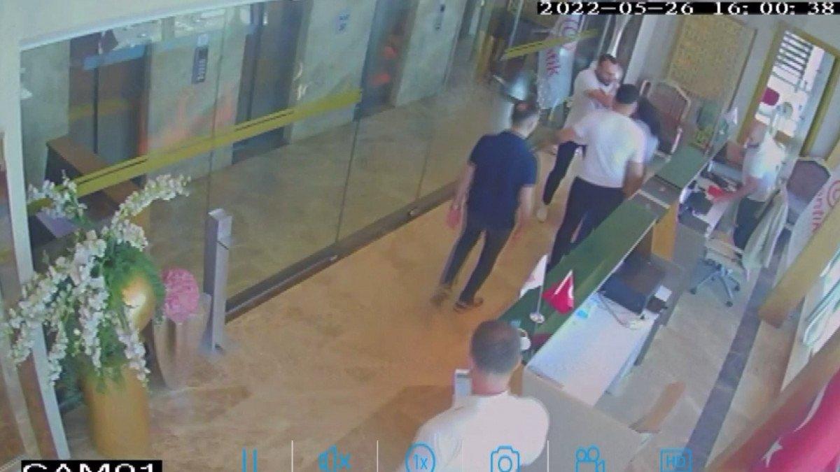 Beylikdüzü'nde, Mısırlı iş adamı ve çalışanlarının darbedilme anları kamerada