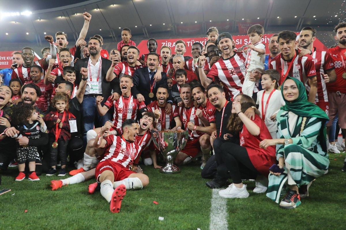 Sivassporlu futbolcular: Kupa halkımıza armağan olsun