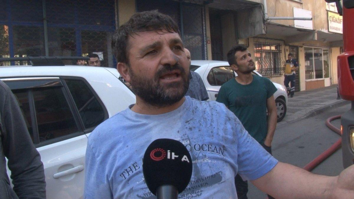 Ümraniye'de hurdalık deposu alev alev yandı