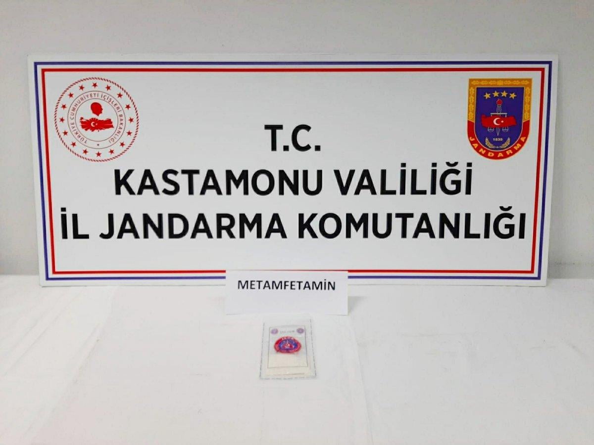 Kastamonu'da ekmek arasına uyuşturucu sakladı