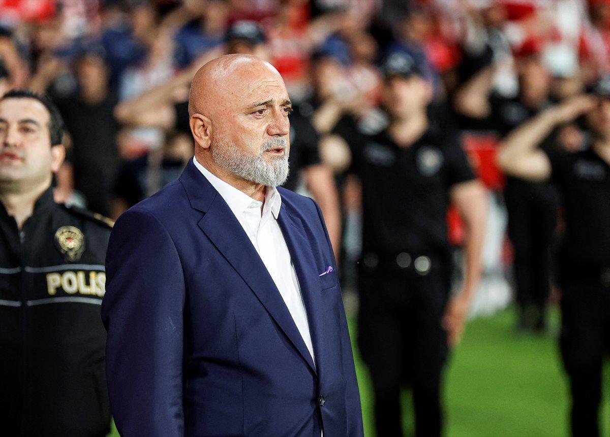 Hikmet Karaman: Futbolcular önemli zamanlarda basit hatalar yapabiliyor