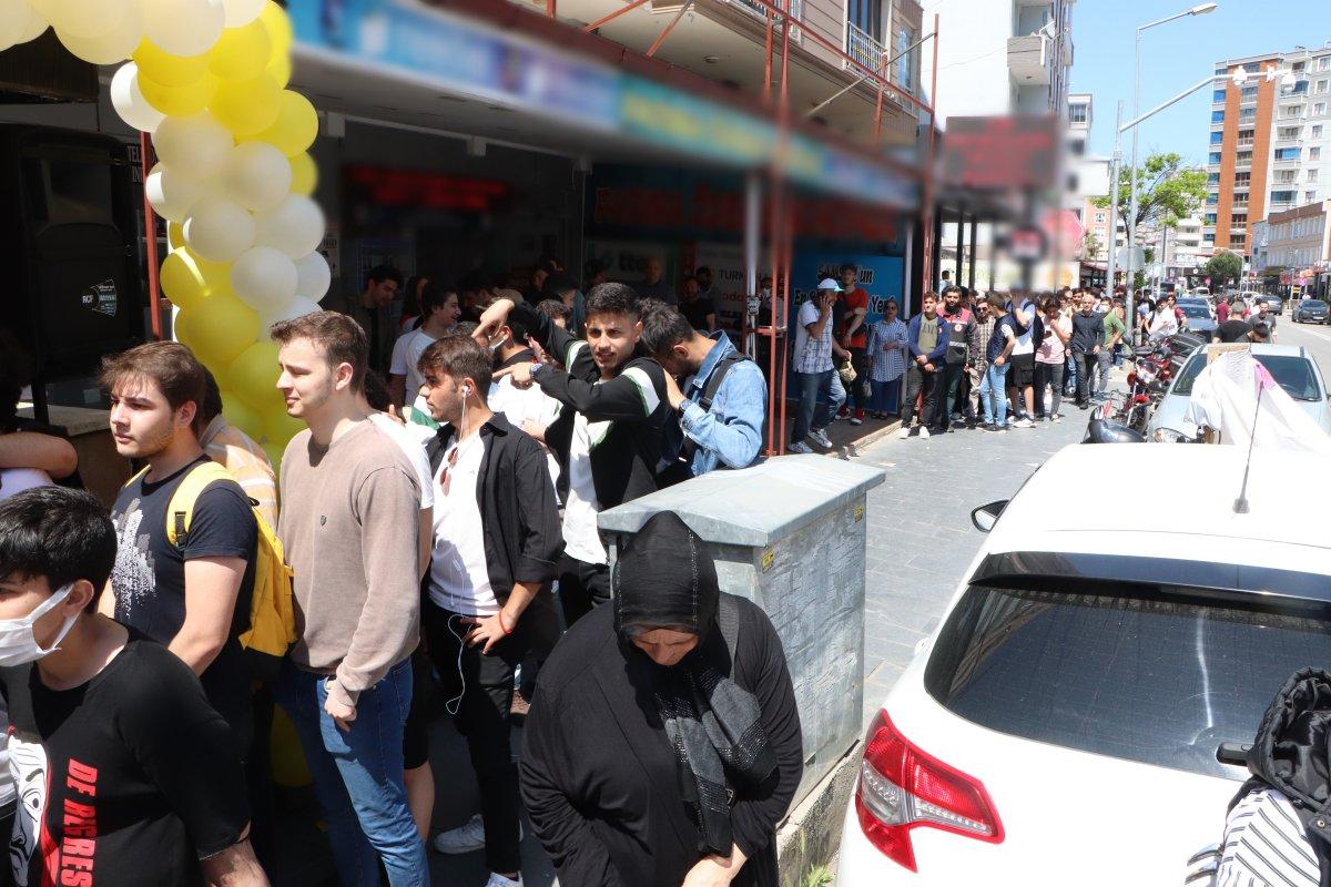 Samsun'da 1 TL'lik döner izdiham oluşturdu