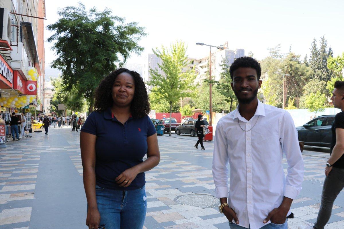 Kahramanmaraş'ta 'Dünyanın en saçma binası'nın yüzde 80'i yıkıldı