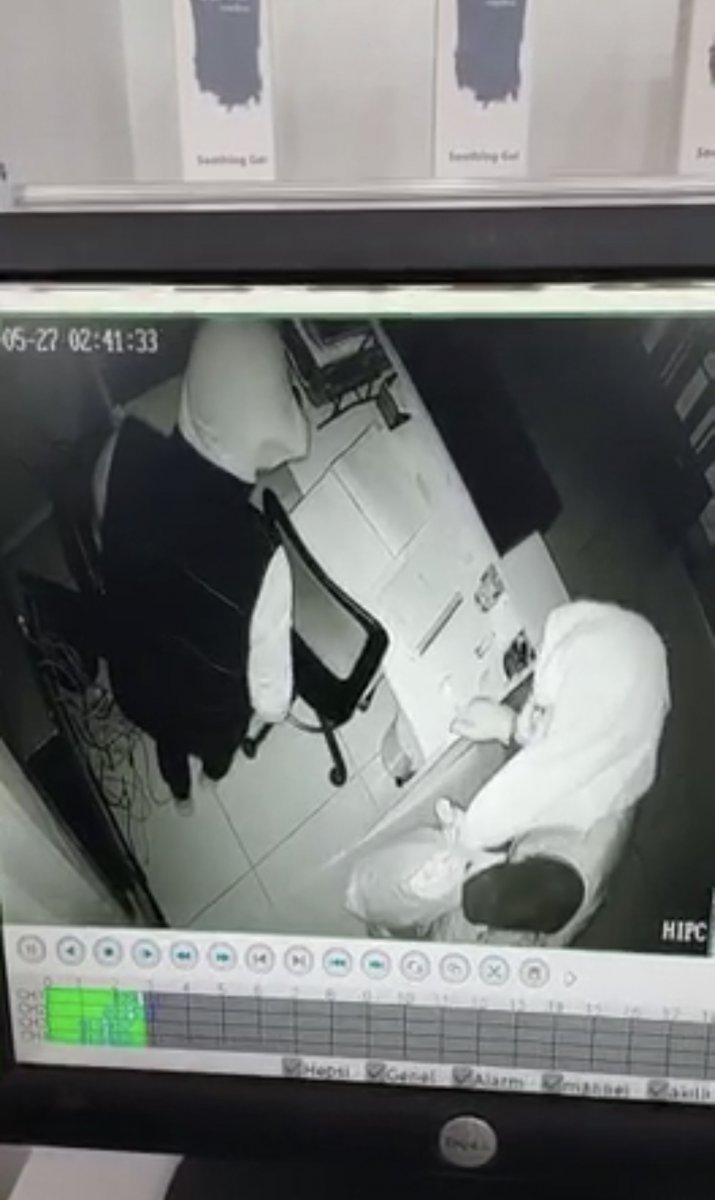 Ağrı'daki küçük hırsız elindeki televizyonla polise yakalandı