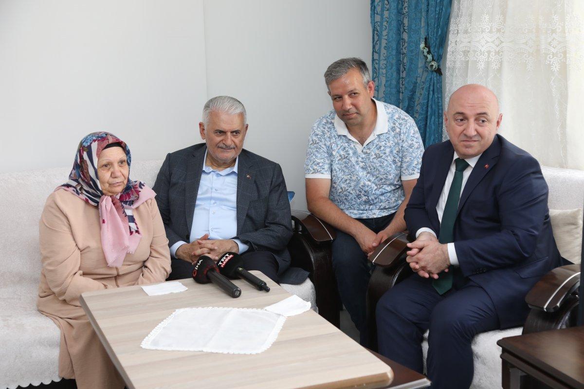 Binali Yıldırım, Neriman Teyze'nin çay davetini kırmadı