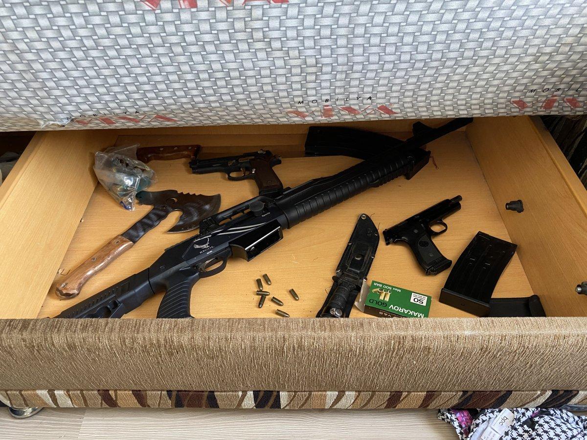 Aksaray'da banyoda, boya kutuları içerisinde kenevir bulundu