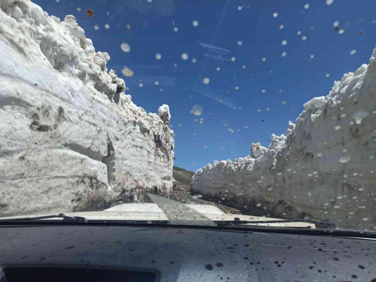 Şırnak'ta karla mücadele devam ediyor